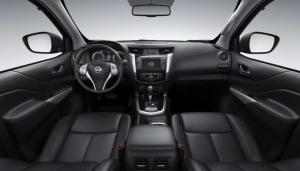 Nissan показал интерьер новой Navara