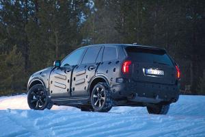 Новый Volvo XC90 попался фотошпионам