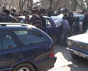 Проспект Гейдара Алиева стоит из-за аварии