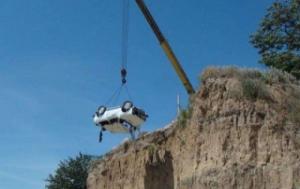 Автомобиль с пятью алматинцами сорвался в обрыв