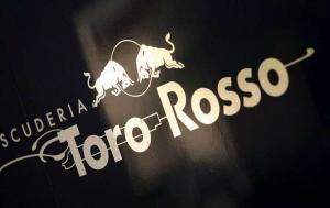 Toro Rosso условно оштрафовали на 10 000 евро