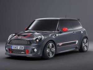 Самый «злой» MINI выехал на дорожные испытания