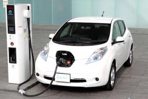 Новый аккумулятор для электрокара Nissan Leaf будет стоить $5 499