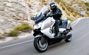 BMW отзывает максискутеры