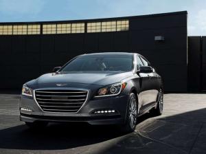 Hyundai научил седан Genesis тормозить перед спид-камерами
