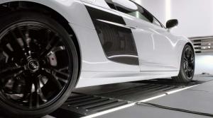 В Лондоне полностью сгорел суперкар Audi R8 V10