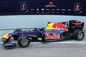 Red Bull не бросает развитие машины 2014 года