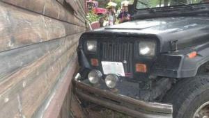В США 3-летний мальчик разбил Jeep Wrangler своего отца