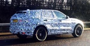 Кроссовер Jaguar F-Pace проходит обкатку в Великобритании