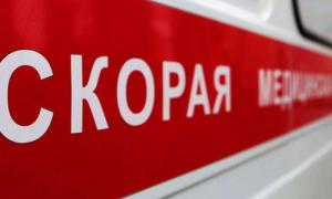 ДТП в Киеве: на улице Янки Купалы Opel врезался в дерево. Пассажир в реанимации