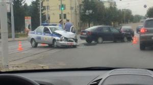 В Минске столкнулись Mitsubishi и автомобиль Департамента охраны: есть пострадавшие