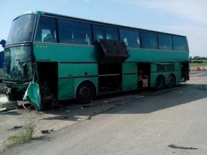 В Чили перевернулся двухэтажный автобус