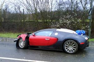 Разбитый Bugatti Veyron продается за $250,000