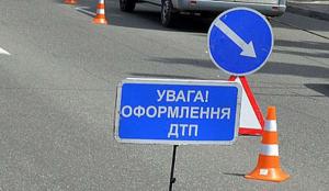 ДТП в Киеве: BMW протаранил микроавтобус, после чего врезался в КамАЗ
