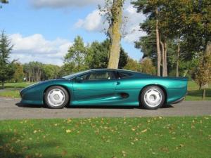 Jaguar XJ220 султана Брунея уйдет с молотка