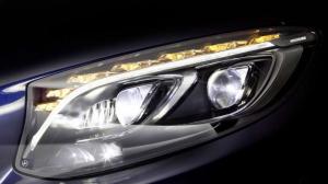 Mercedes-Benz модернизирует «умные» LED-фары