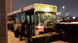 ДТП в Астане: Автобус столкнулся с бетономешалкой