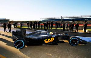 У McLaren-Honda вновь проблемы с электрикой