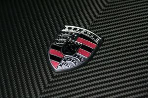 Компания Porsche приобретет долю производителя карбона для гоночных моделей
