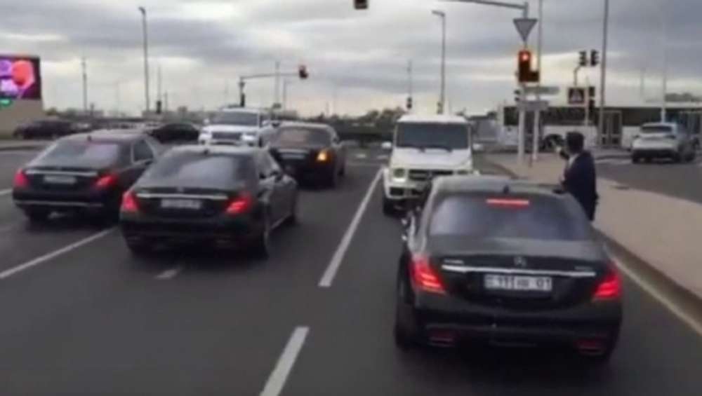 В Казахстане предлагают усилить ответственность за свадебные кортежи