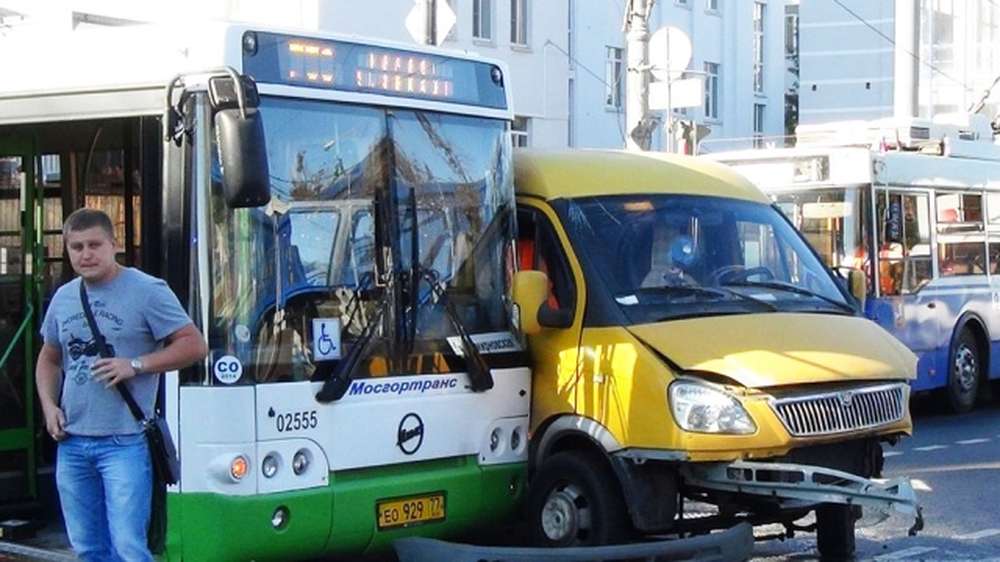 Два ДТП с участием маршруток произошли в Москве