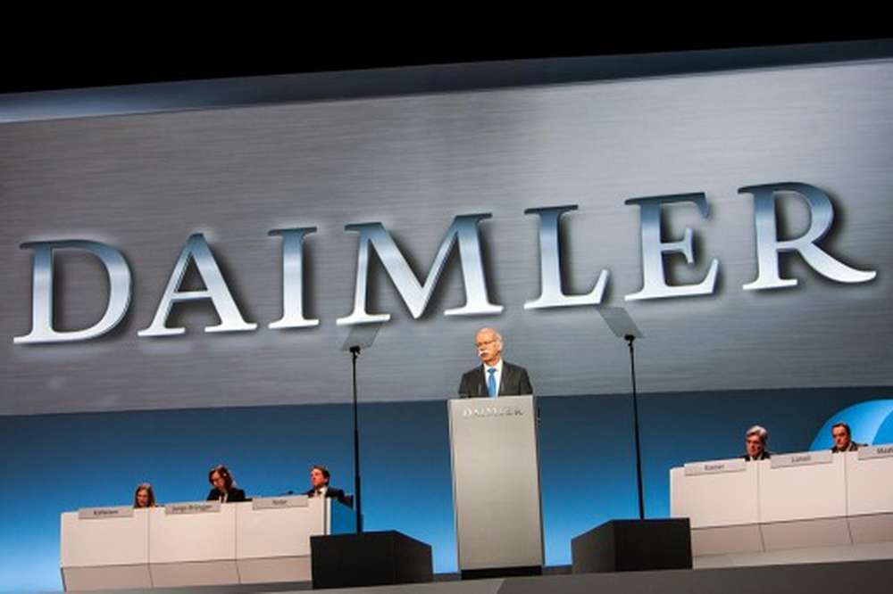 Daimler меняет фирменный стиль