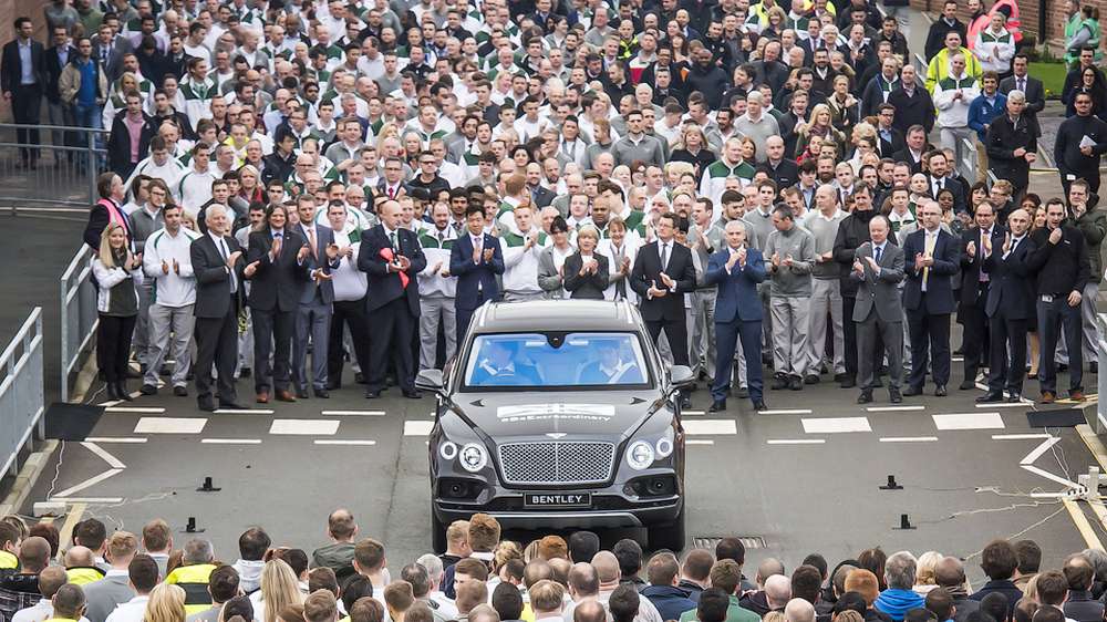 Компания Bentley собрала первый экземпляр Bentayga