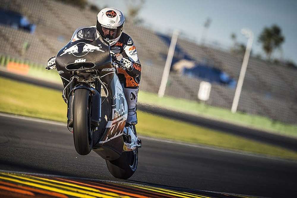 KTM протестировал мотоцикл RC16 в Валенсии