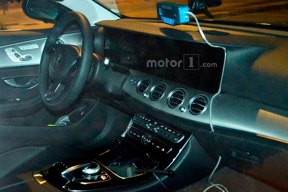 В сети рассекретили салон нового Mercedes-Benz E-Class