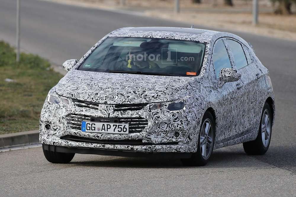 Новый хэтчбек Chevrolet Cruze впервые замечен на тестах