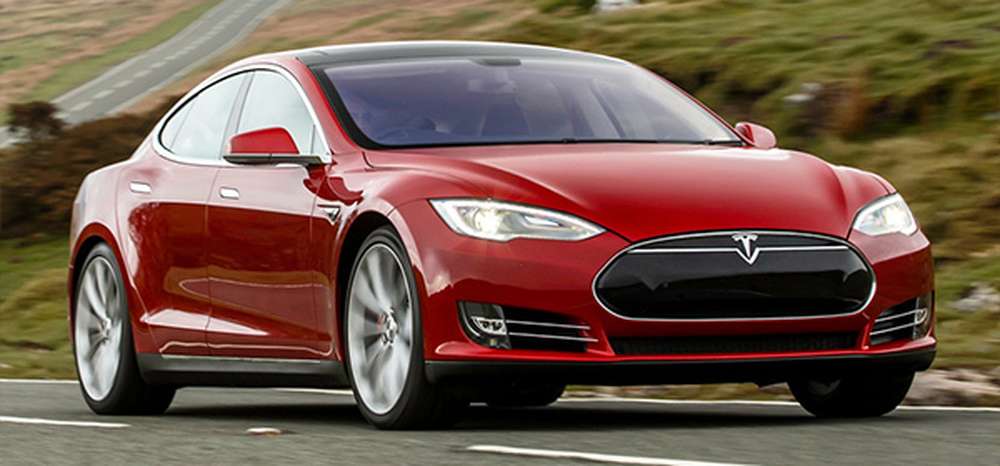 Tesla Model S стала самым популярным электрокаром в России