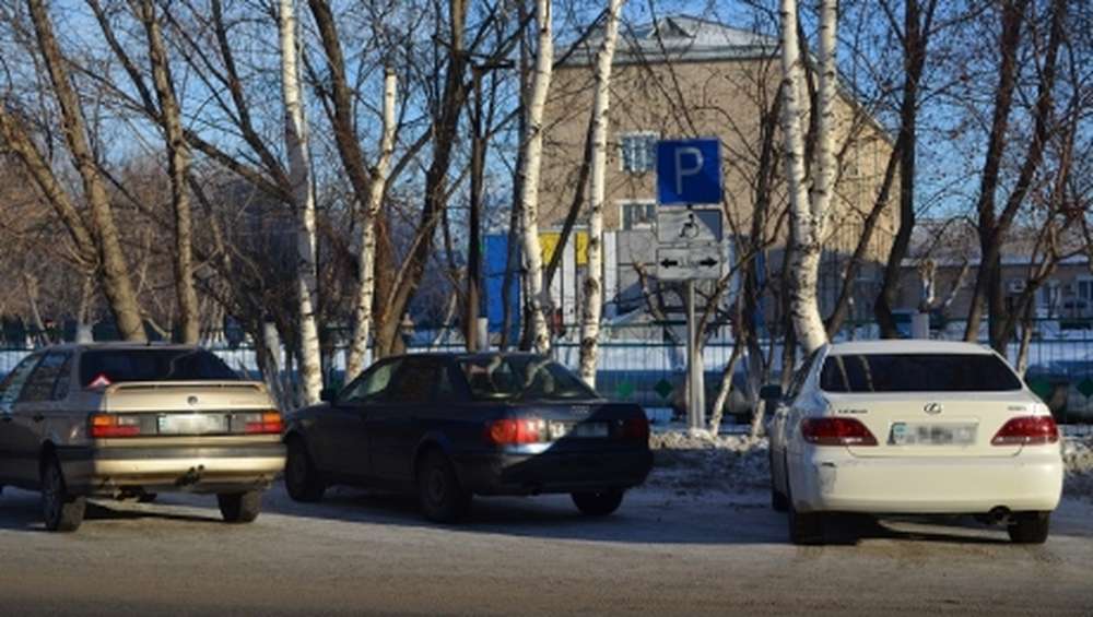 В Петропавловске за парковку на местах для инвалидов оштрафовали более 20 водителей
