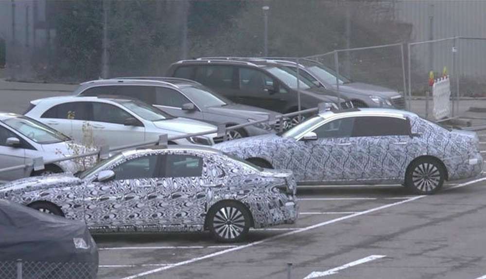 Удлиненная версия Mercedes E-Class впервые замечена на тестах