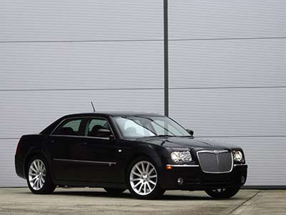 Chrysler отзывает в России 300 автомобилей Chrysler 300