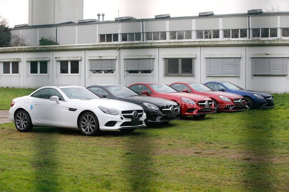 Mercedes-Benz SLC потерял весь камуфляж