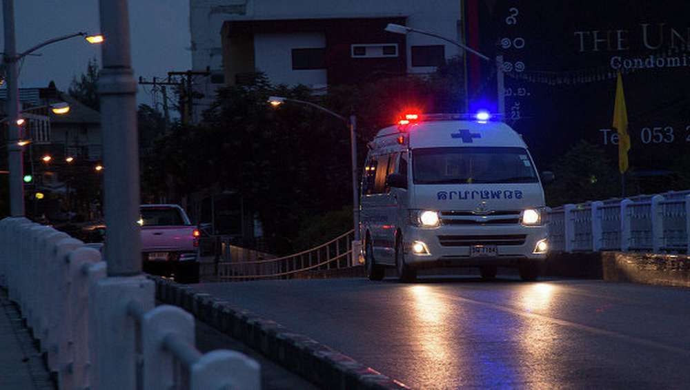 Автобус с туристами сорвался со скалы в Таиланде, погибли 12 человек