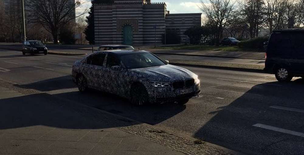 Фотошпионами замечен новый седан BMW 5-series 2017 года