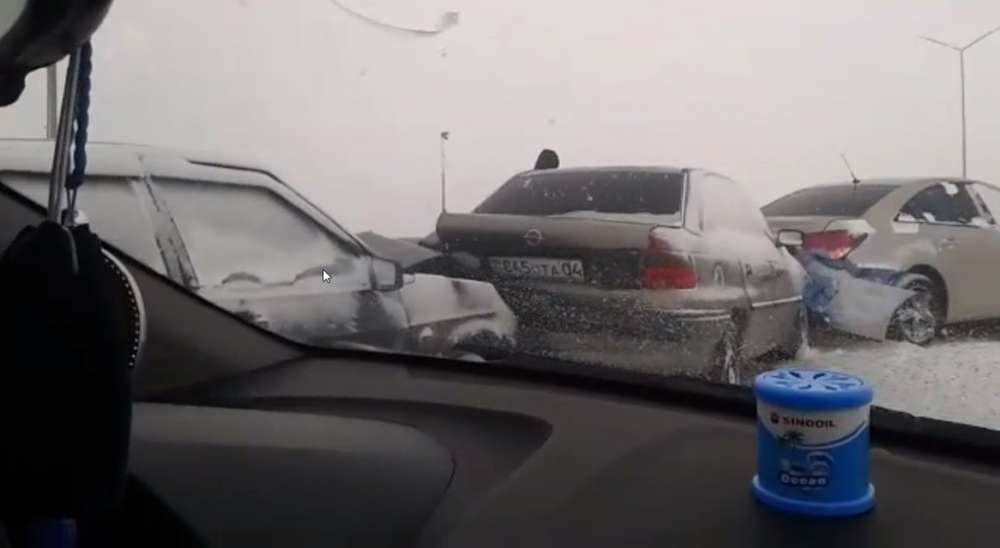 Шесть автомобилей столкнулись на трассе близ Актобе