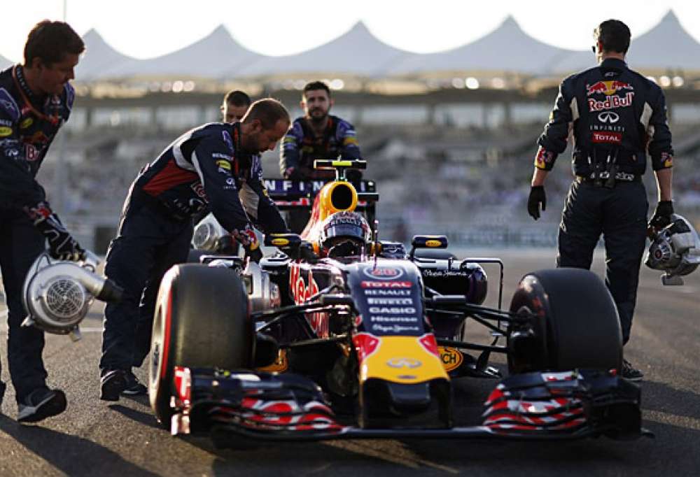 Кристиан Хорнер: Red Bull придётся топтаться на месте в 2016 году