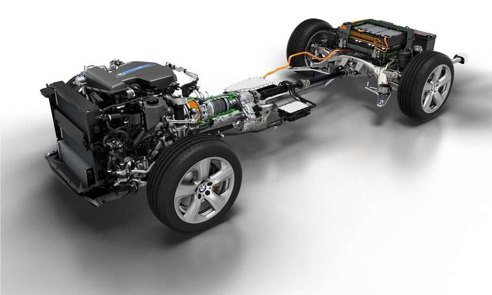 Двигатель BMW i8 был признан лучшим в 2015 году