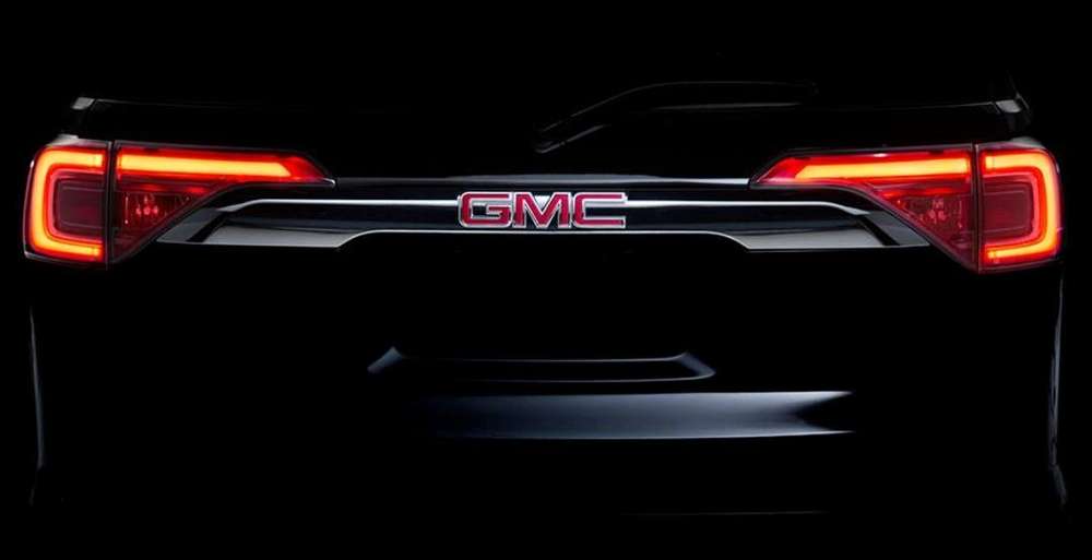 Представлена первая официальная фотография обновлённого кроссовера GMC Acadia 2017