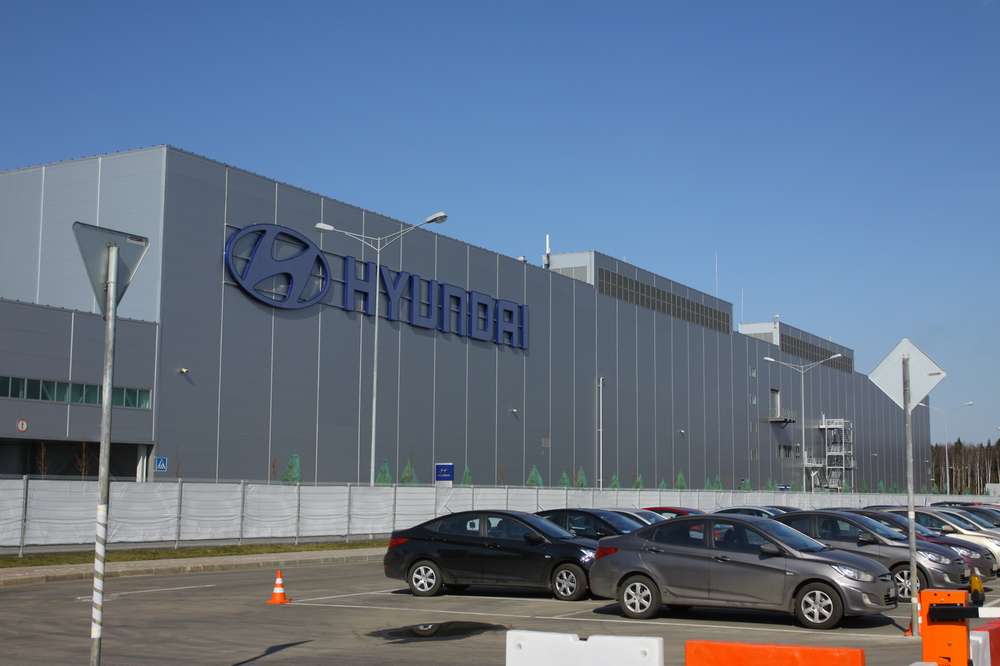 Hyundai приостанавливает конвейер в Петербурге