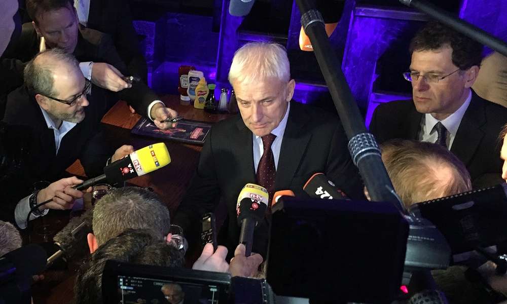 Глава Volkswagen извинился перед американцами за манипуляции с дизельными авто