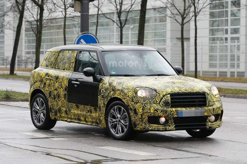 Новый MINI Countryman 2017 показался на свежих шпионских фотографиях