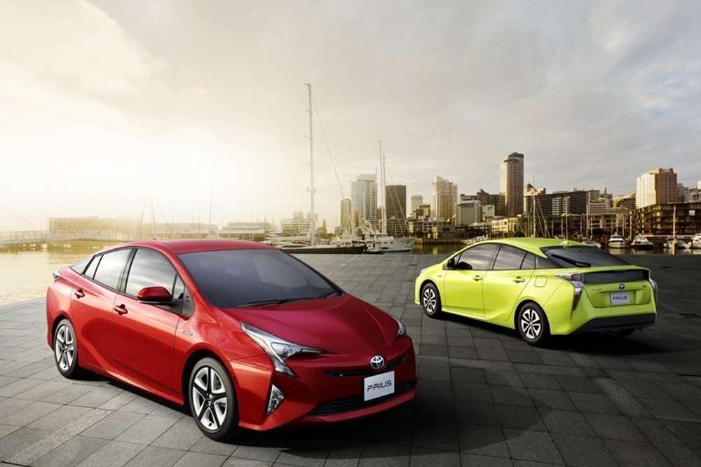 Новый Toyota Prius собрал в Японии 100 000 предзаказов за 1 месяц