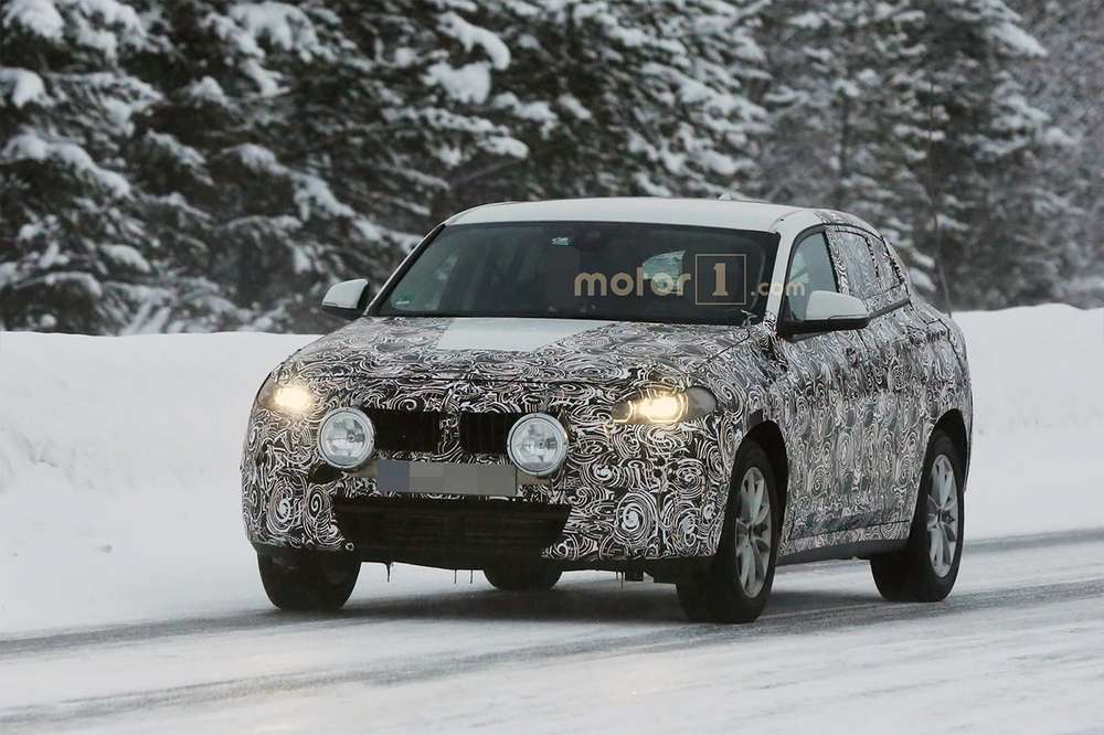 Компания BMW вывела на зимние тесты кроссовер X2