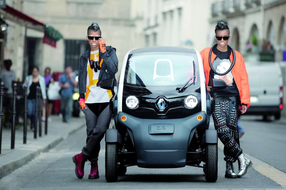 В Европе электрокаром Renault Twizy можно будет управлять с 14-летнего возраста