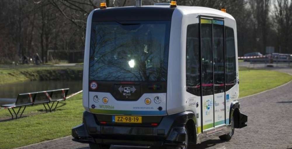 В Нидерландах тестировали беспилотные автобусы