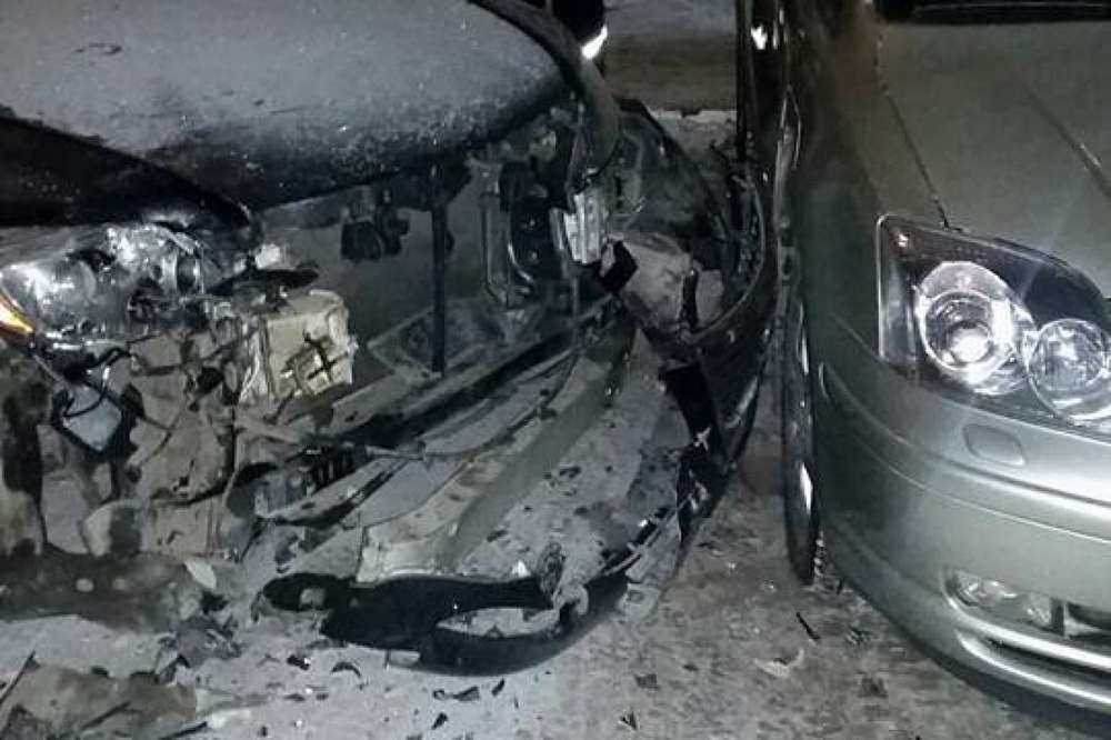 Внедорожник разбил четыре припаркованных авто в престижном районе Астаны