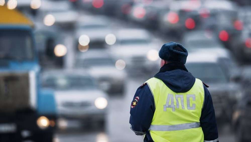 Северо-Западный тоннель в Москве перекрыли из-за перевернувшегося грузовика